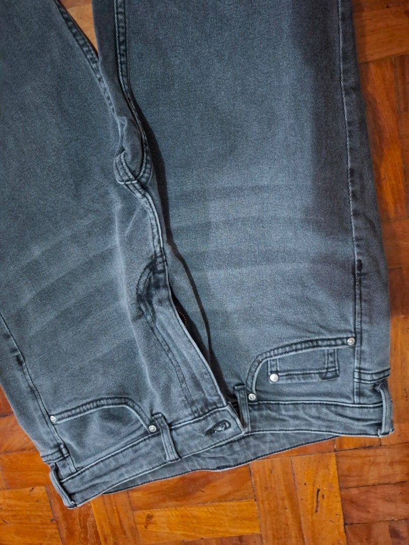 Black Jeans (Category: Jeans) located in Quezon City. Submitted by the-find (Listing ID 1465701602, Image 2). Description: .