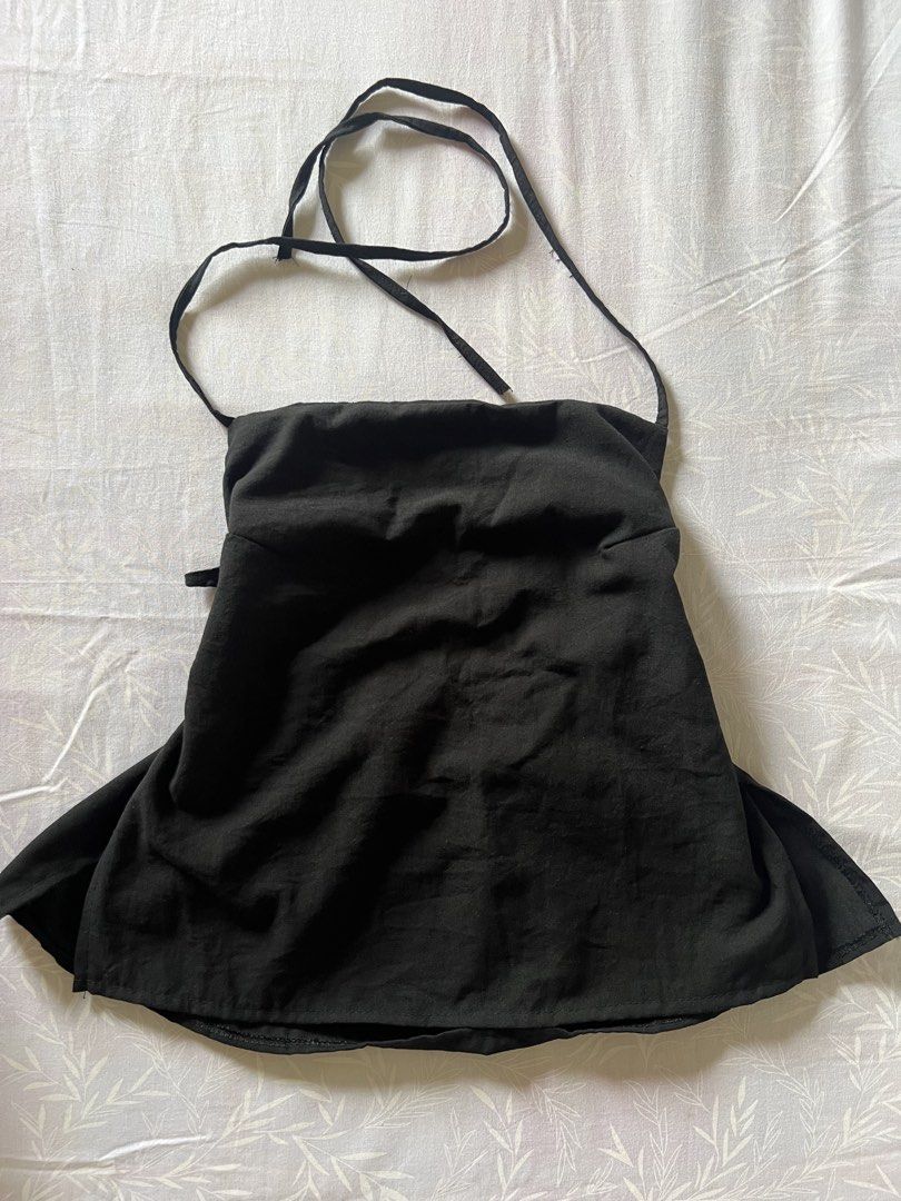 Black Linen Open Back Peplum Top (Category: Sleeveless) located in Quezon City. Submitted by katedeclutter (Listing ID 1465599783, Image 1). Description: - Color: Black - Size: XS.
