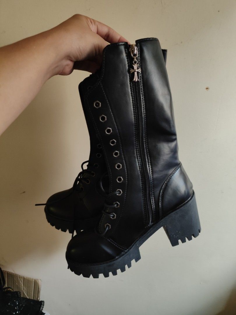 Black Long Boots (Category: Boots) located in Batangas. Submitted by selenophile__ (Listing ID 1465584057, Image 3). Description: may ngatngat sa laces.