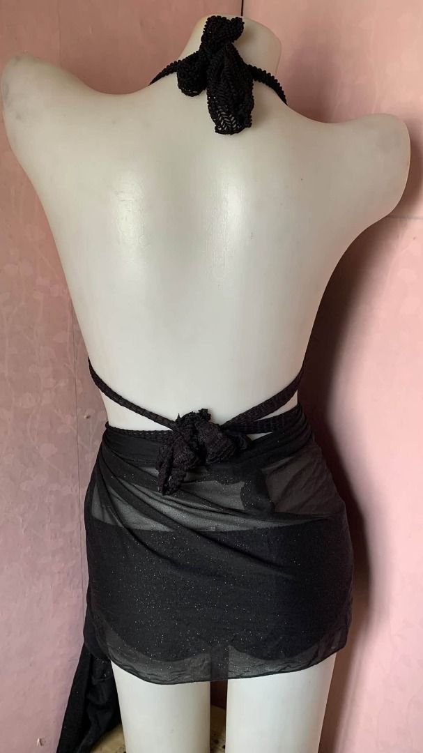 BLACK ONE PIECE WITH SCARF (Category: Bikinis & Swimsuits) located in Quezon City. Submitted by rktrendyph (Listing ID 1465640258, Image 3). Description: All items are: ✔️ Available ✔️ Preloved ✔️ Ready to Wear ✔️ Good as New sizes already included (uploaded photo) NOTE: The fit and appearance when worn may vary and are based on the model photos posted on our page. Actual photos of the item are included below each listing for your reference. If y