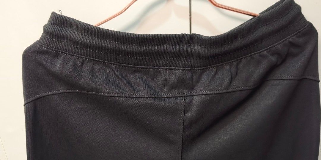 Black pants （分類：運動服裝）位於 Hong Kong。 由 gentleforest-573878 提交（商品編號 1465602401，圖片 4）。簡介： $88 or swap。