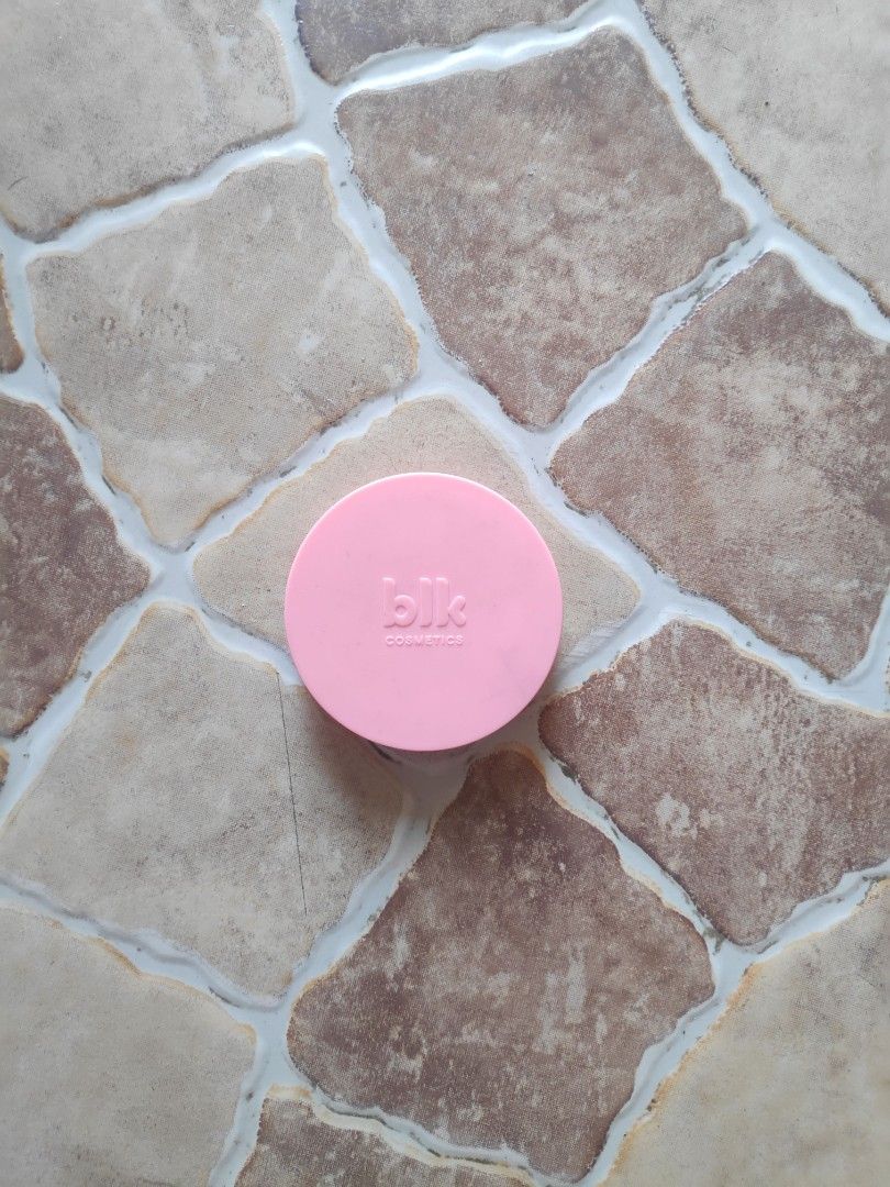BLK soft blur powder blush in shortcake (Category: Makeup) located in Agoo. Submitted by ccocooo (Listing ID 1465628383, Image 3). Description: 𖹭 bought it for 299 𖹭 price is negotiable 𖹭 used it for only 3 times (di ko talaga bagay yung shade :<) 𖹭 mop: gcash & maribank 𖹭 dm for more info!.