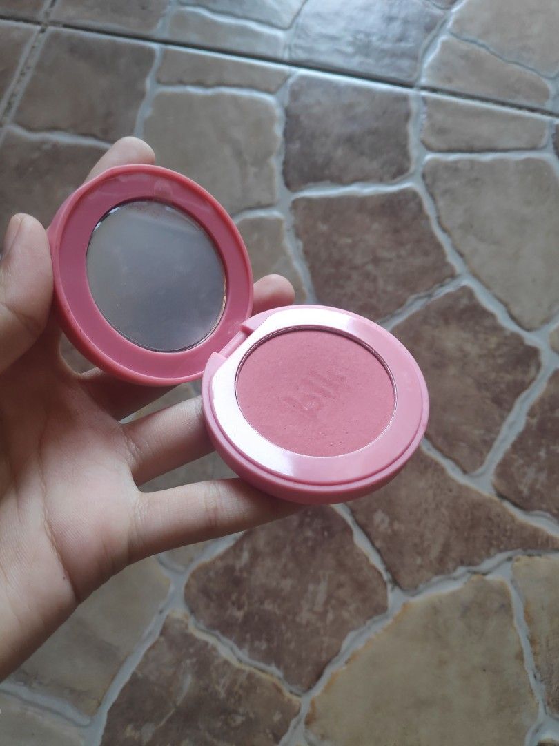 BLK soft blur powder blush in shortcake (Category: Makeup) located in Agoo. Submitted by ccocooo (Listing ID 1465628383, Image 1). Description: 𖹭 bought it for 299 𖹭 price is negotiable 𖹭 used it for only 3 times (di ko talaga bagay yung shade :<) 𖹭 mop: gcash & maribank 𖹭 dm for more info!.