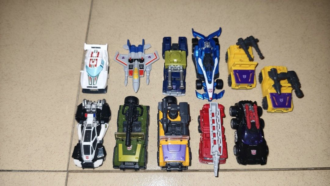 Blokees transformers (Category: Action & Battle Toys) located in Bakri. Submitted by m.fauzan76 (Listing ID 1465636751, Image 1). Description: blokees transformers semua dalam gambar RM100 SIAP POSTAGE Cod : Muar Johor.