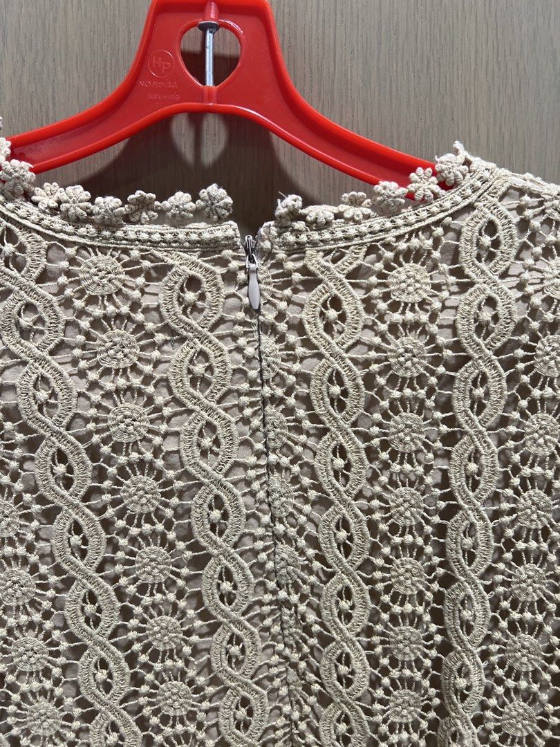 Blouse (Category: Blouses) located in Kuching. Submitted by strawberry33 (Listing ID 1465611591, Image 3). Description: .