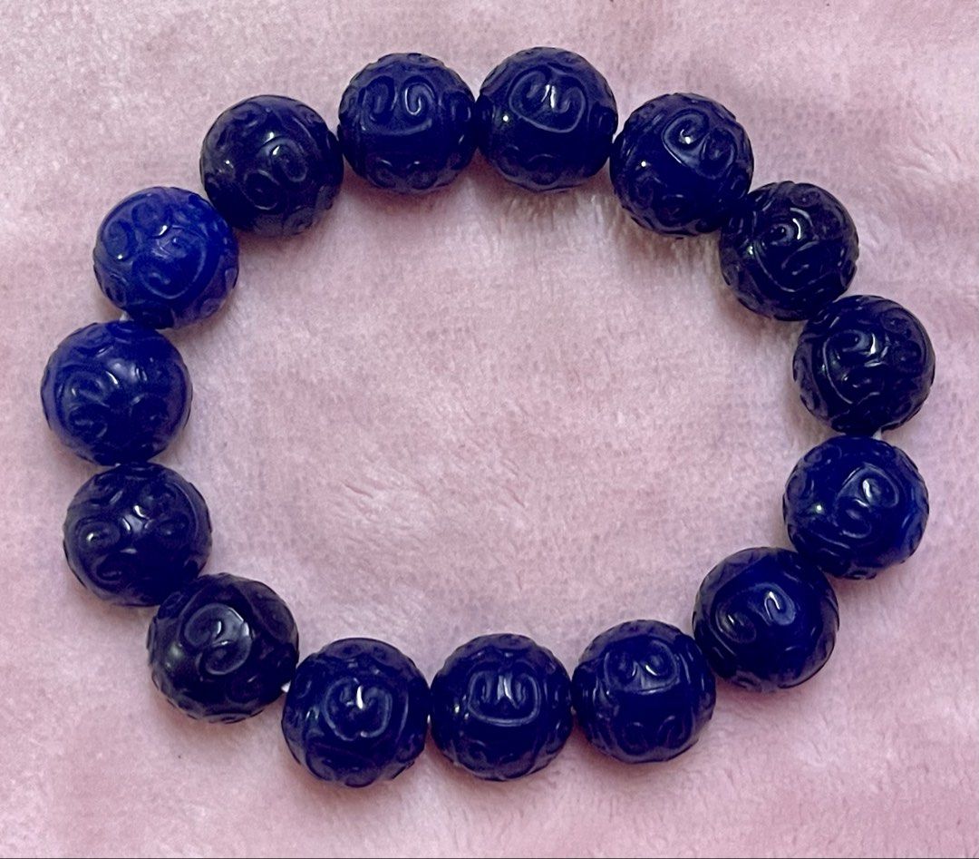 Blue Agate Lucky Turn Bracelet 13mm (Category: Bracelets) located in Manila. Submitted by Crystal_Oracle (Listing ID 1465584772, Image 2). Description: A Blue Agate Lucky Turn carving combines the soothing metaphysical properties of Blue Agate with the symbolic meaning of the “Lucky Turn” (转运珠 / Lu Lu Tong) carving pattern. In crystal healing and traditional feng shui practices, this specific combination offers benefits centered around turning ba