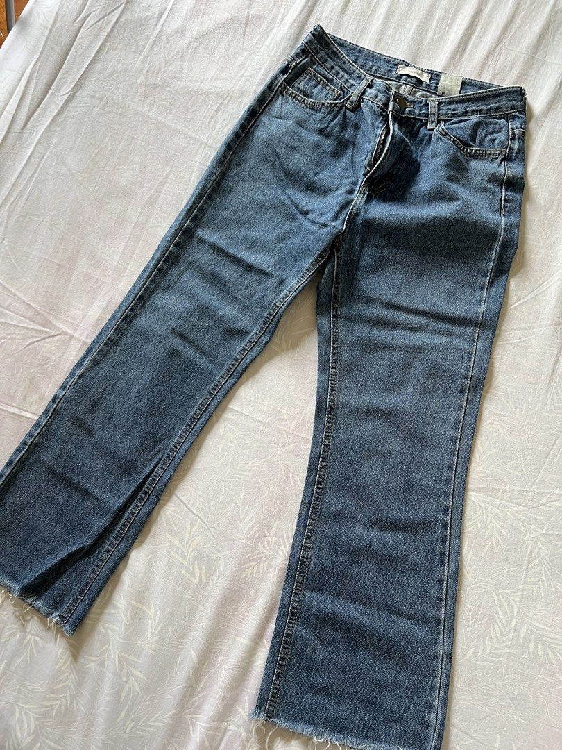 Blue Denim Jeans Raw Hem (Category: Jeans) located in Quezon City. Submitted by katedeclutter (Listing ID 1465602029, Image 3). Description: .