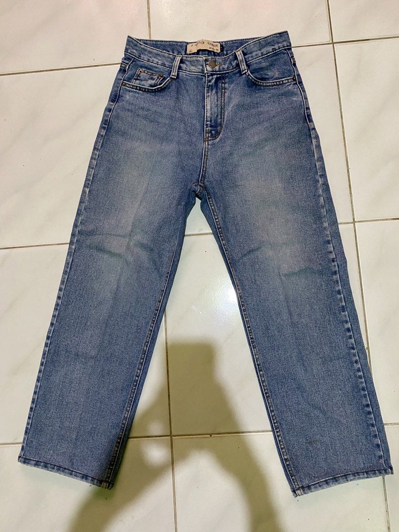 BLUE STRAIGHT CUT JEANS (Category: Jeans) located in Tagbilaran City. Submitted by thriftsnikulot (Listing ID 1465651182, Image 1). Description: WAISTLINE - 30 INCHES LENGTH (WAIST TO BOTTOM) - 36 INCHES LEG HOLE - 16 INCHES SIZE MEDIUM ON TAG BUT SIZE SMALL SINCE IT'S WAISTLINE IS 30.
