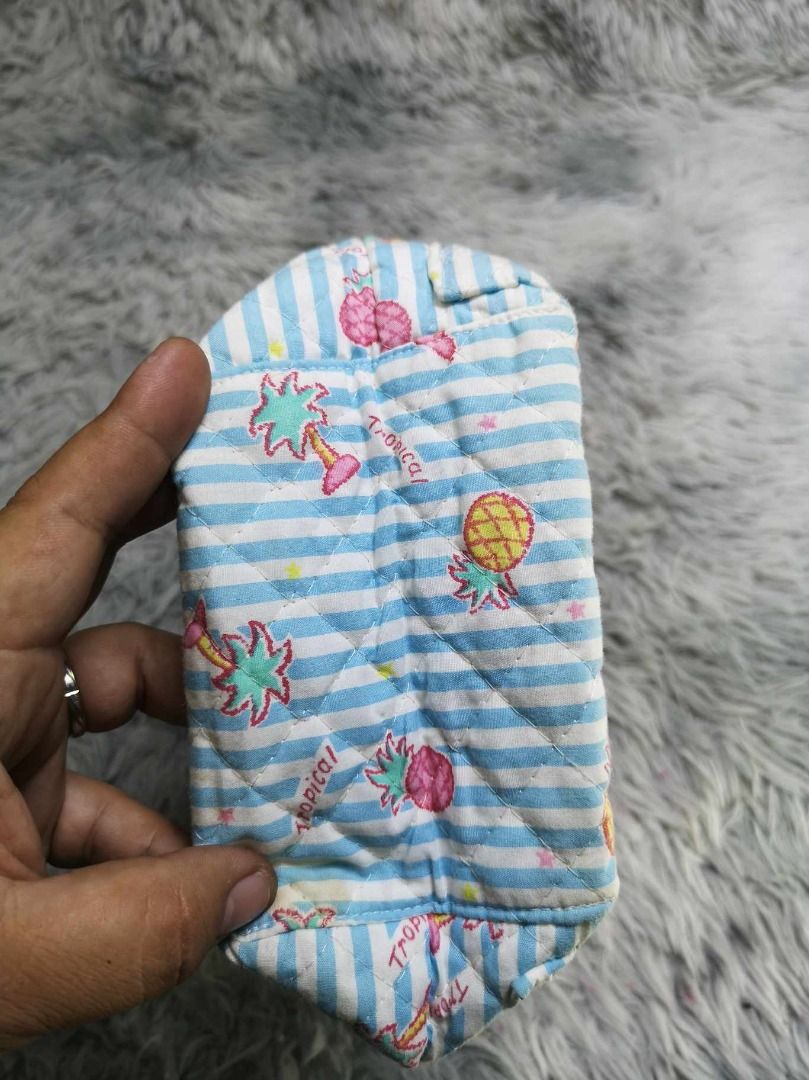 Blue Stripe With tropical Pineapple Print Pouch (Category: Purses & Pouches) located in Santa Cruz. Submitted by jmy_surplus.2 (Listing ID 1465688251, Image 3). Description: Size ; L - 9.4 W - 9 Color ; Blue , White Type ; Pouch Brand ; No brand Material ; Cotton Style ; Quilted fabric Pouch LR 129 JMY 5 Batch #224.