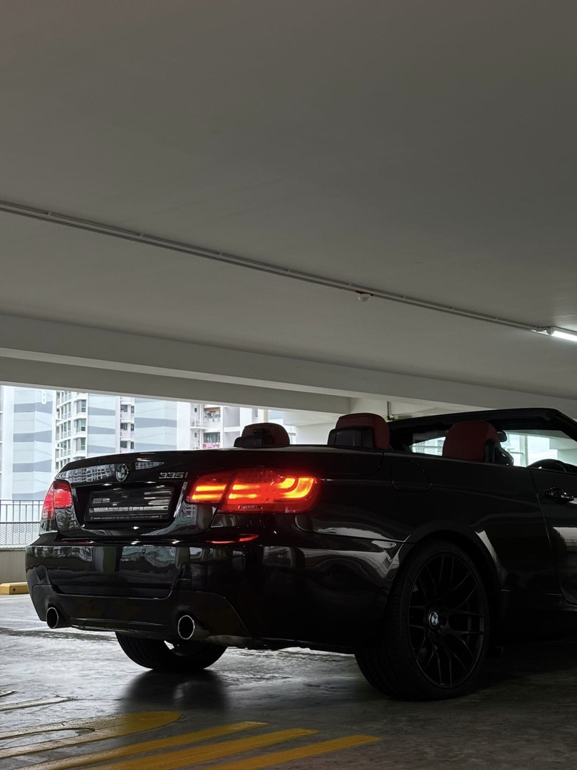 BMW 3 Series Convertible 335i (A) (Category: Used Cars) located in Singapore. Submitted by krispybikes (Listing ID 1465754565, Image 3). Description: COE EXPIRY 30 AUG 2028 Best condition BMW E93 with N54 twin turbo i6 engine. if u know, u know. I am the 3rd owner, number of transfer count is 2. Refurbished and restored to optimum OEM+ condition with receipts. Worth to renew COE for another 10 good year. Further discussion, negotiation, genuine Q