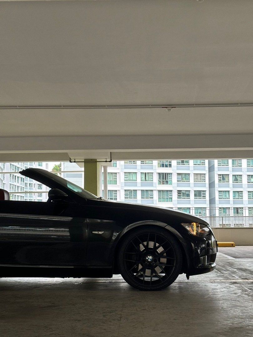 BMW 3 Series Convertible 335i (A) (Category: Used Cars) located in Singapore. Submitted by krispybikes (Listing ID 1465754565, Image 2). Description: COE EXPIRY 30 AUG 2028 Best condition BMW E93 with N54 twin turbo i6 engine. if u know, u know. I am the 3rd owner, number of transfer count is 2. Refurbished and restored to optimum OEM+ condition with receipts. Worth to renew COE for another 10 good year. Further discussion, negotiation, genuine Q