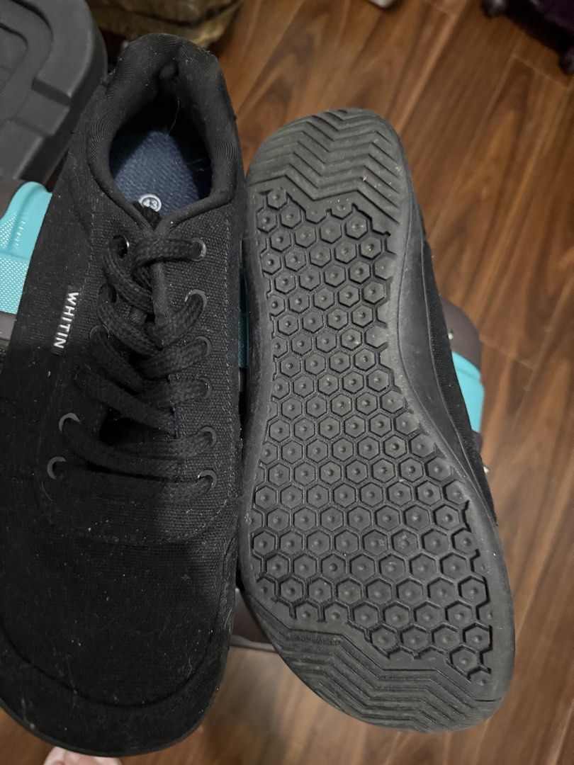 BNW WITHIN SIZE 43 UNISEX (Category: Sneakers) located in Pasig City. Submitted by stringkits (Listing ID 1465624704, Image 3). Description: BNW NO BOX UNWANTED GIFT IMPORTED UNISEX .