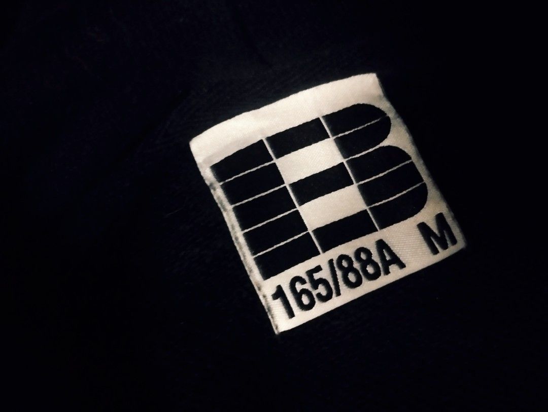 Boneless Mid Logo Black Hoodie (Category: Coats, Jackets and Outerwear) located in Quezon City. Submitted by thegentlethrifter_1.0 (Listing ID 1465677050, Image 2). Description: Color Rate: 9.8/10 (Like New) Size on Tag: M (Mens) Fit to: S to M (Mens) Boxy Type L to XL (Womens) Boxy Type Price: Php 600 + Shipping Dimes: 27 inches (Length) 24.5 inches (Width) Note: More verification may be required. Complete tags. We do not declare whether the ite