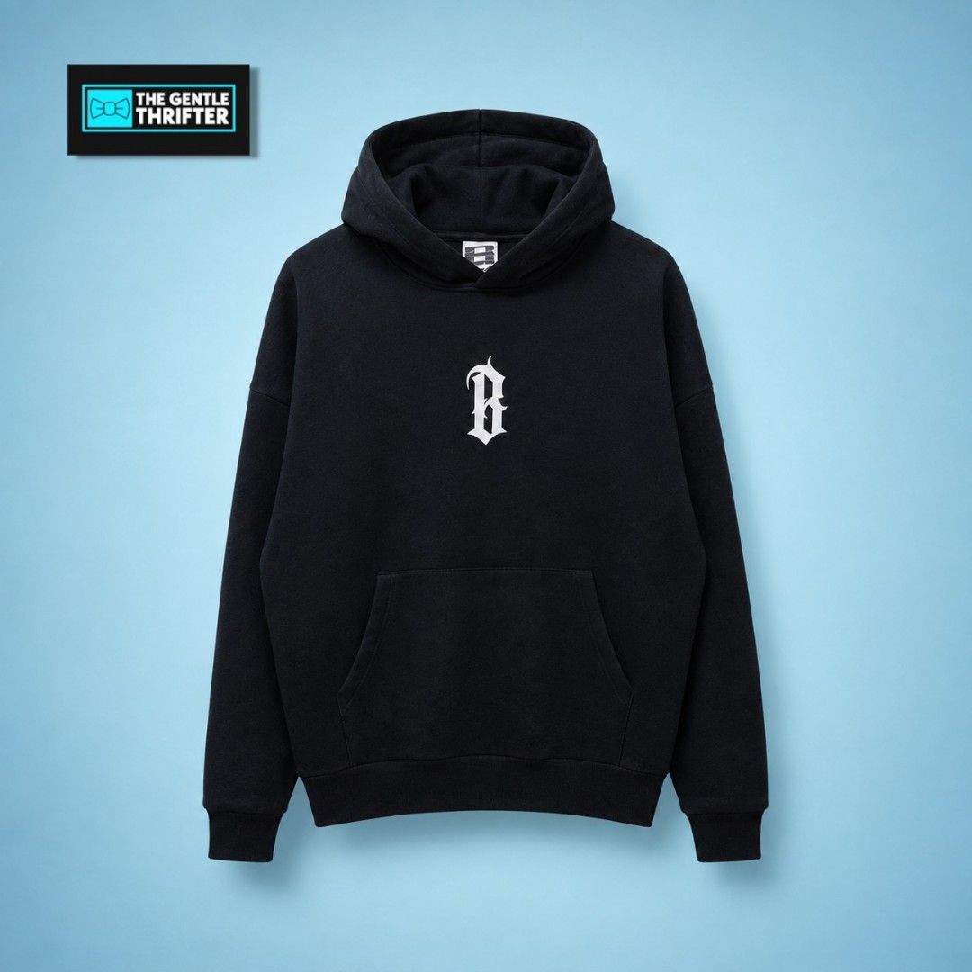 Boneless Mid Logo Black Hoodie (Category: Coats, Jackets and Outerwear) located in Quezon City. Submitted by thegentlethrifter_1.0 (Listing ID 1465677050, Image 1). Description: Color Rate: 9.8/10 (Like New) Size on Tag: M (Mens) Fit to: S to M (Mens) Boxy Type L to XL (Womens) Boxy Type Price: Php 600 + Shipping Dimes: 27 inches (Length) 24.5 inches (Width) Note: More verification may be required. Complete tags. We do not declare whether the ite
