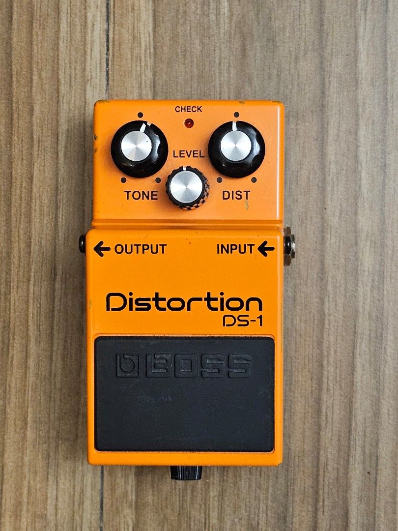 Boss DS-1 Distortion Pedal (Category: Music Accessories) located in Manila. Submitted by awadennver (Listing ID 1465638474, Image 1). Description: ₱2800 🧡 📍 Tagaytay City/Cavite (For pickup or Lalamove: delivery at buyer's expense) •Essential, high-demand distortion pedal used by top artists worldwide. •Condition: Very Good condition (100% working, solid switch and knobs) •RFS: Decluttering gear. Check my marketplace profile for other music ite