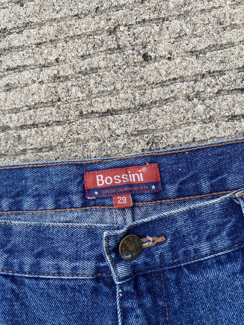 BOSSINI JORTS (Category: Shorts) located in Cebu City. Submitted by arsenyong (Listing ID 1465708741, Image 3). Description: Waist:36-38 Length :25 Hem :10 Excellent No issue .
