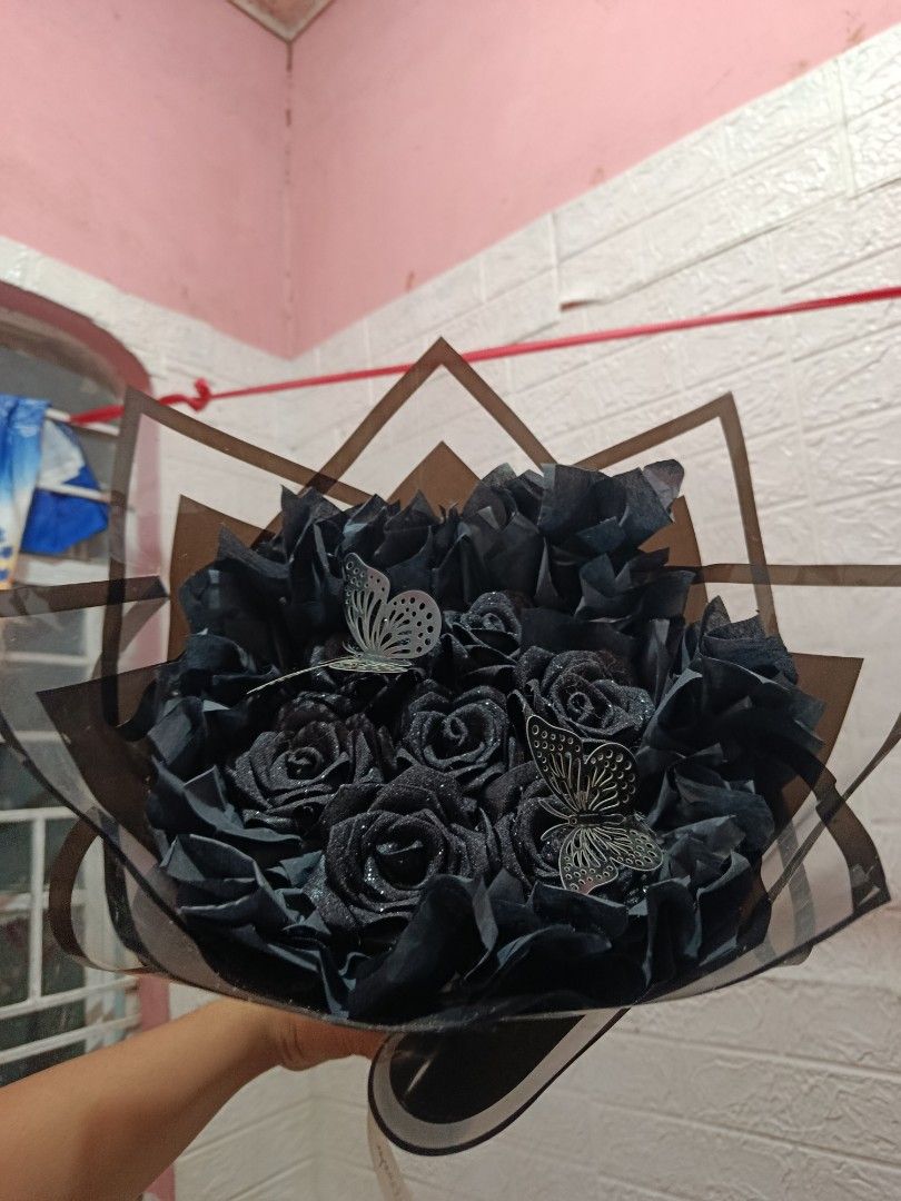 Bouquets (Category: Flowers & Bouquets) located in Santa Rosa. Submitted by magicsawap_ (Listing ID 1465702030, Image 3). Description: bouquets (naka rush price) lilipat na kasi ng uupahan if take all (2k nalang 7pcs) location: sta rosa laguna lalamove/pick up only you can check my socmeds ig: itsyourmagicbouquets tiktok: magicbouquets7.