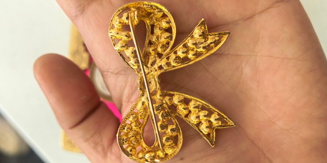 Bow with crystal stones brooch Japan (Category: Brooches) located in Tuguegarao City. Submitted by zenphoenix-7ad615 (Listing ID 1465592608, Image 2). Description: Bow Brooch Japan.