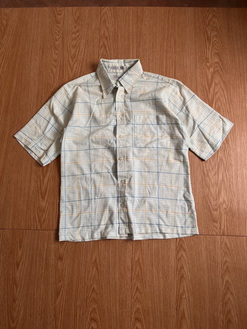 Boxy plaid polo shirt (Category: Tshirts & Polo Shirts ) located in Sorsogon. Submitted by archiverags (Listing ID 1465604706, Image 3). Description: 25x25 Freebie white plaid polo (20x26) solid boxy fit No issue .