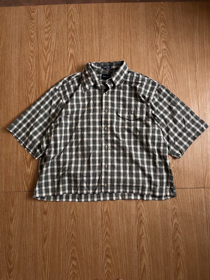Boxy plaid polo shirt (Category: Tshirts & Polo Shirts ) located in Sorsogon. Submitted by archiverags (Listing ID 1465604706, Image 1). Description: 25x25 Freebie white plaid polo (20x26) solid boxy fit No issue .