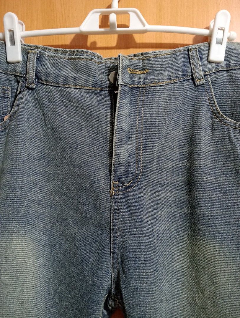 BRAND NEW Denim Jeans 32-34 (Category: Jeans) located in Manila. Submitted by cenasells (Listing ID 1465718331, Image 3). Description: Brand new Waist :32-34.