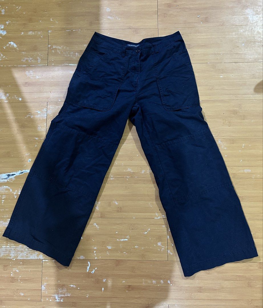 Brandy Melville Dark Navy Cargo Utility Pants (Category: Jeans) located in Marikina City. Submitted by jenn_1111 (Listing ID 1465706906, Image 2). Description: - Brand: Brandy Melville - Color: Dark Navy - Style: Wide leg, mid-rise, streetwear - Size: 30 inch waist .