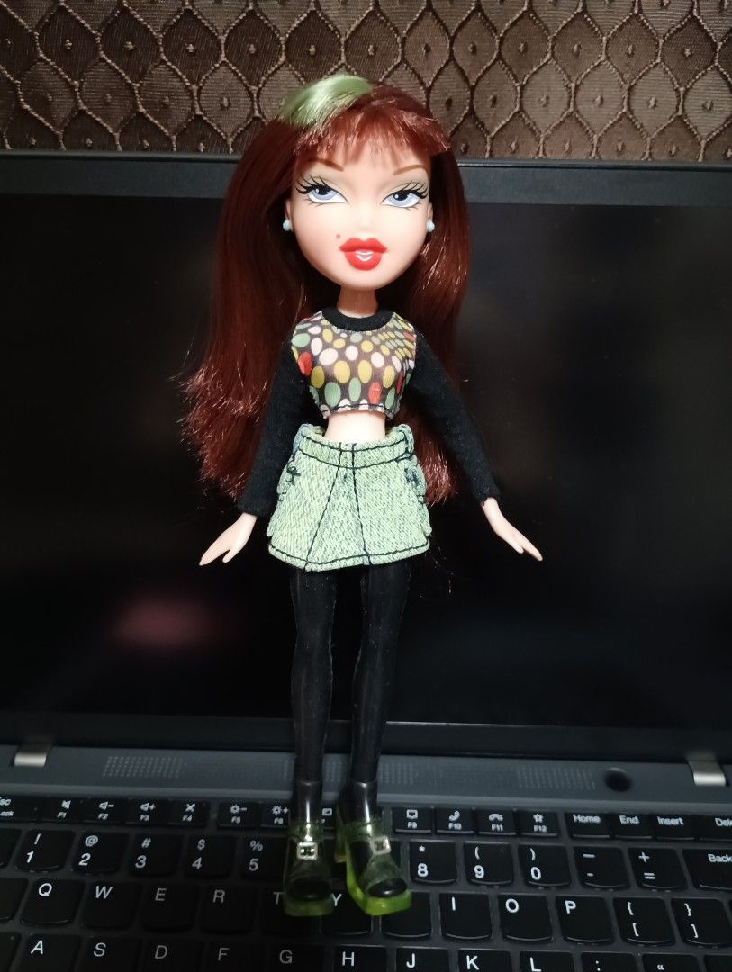 Bratz I-candyz Phoebe doll (Category: Kids Toys) located in Rizal. Submitted by purplepower7 (Listing ID 1465702518, Image 1). Description: In original hair style and outfit with shoes soft smooth hair payment via G-Cash shipping via GGX.