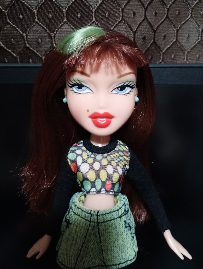 Bratz I-candyz Phoebe doll (Category: Kids Toys) located in Rizal. Submitted by purplepower7 (Listing ID 1465702518, Image 2). Description: In original hair style and outfit with shoes soft smooth hair payment via G-Cash shipping via GGX.