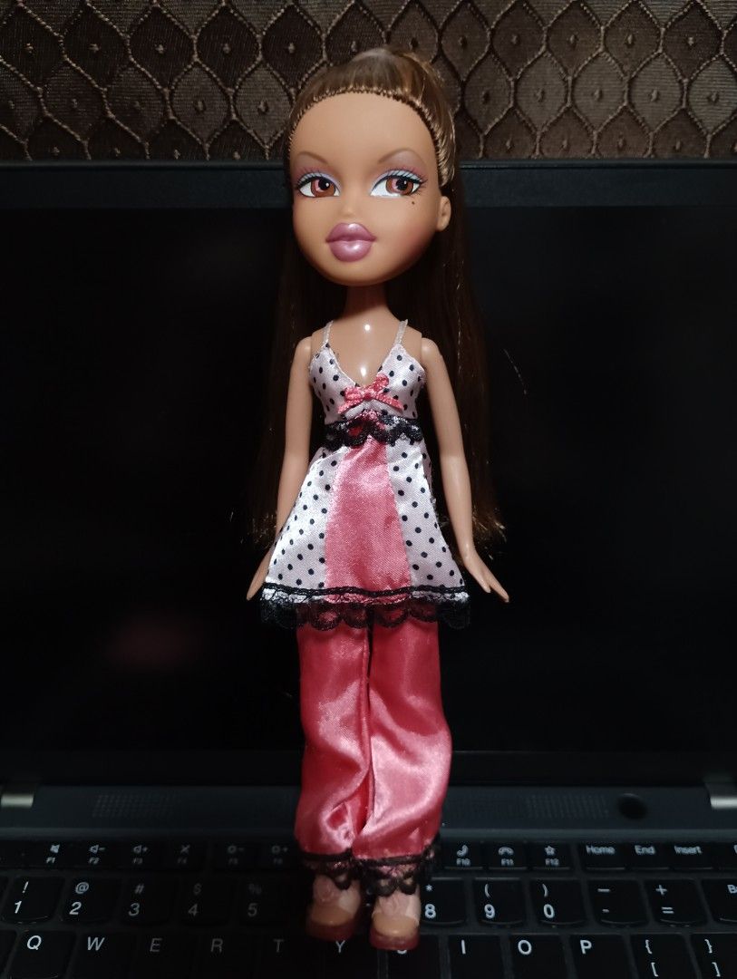 Bratz Sleep Over Yasmin Doll (Category: Kids Toys) located in Rizal. Submitted by purplepower7 (Listing ID 1465702240, Image 1). Description: In original hair style and outfit with replacement shoes soft smooth hair payment via G-Cash shipping via GGX.