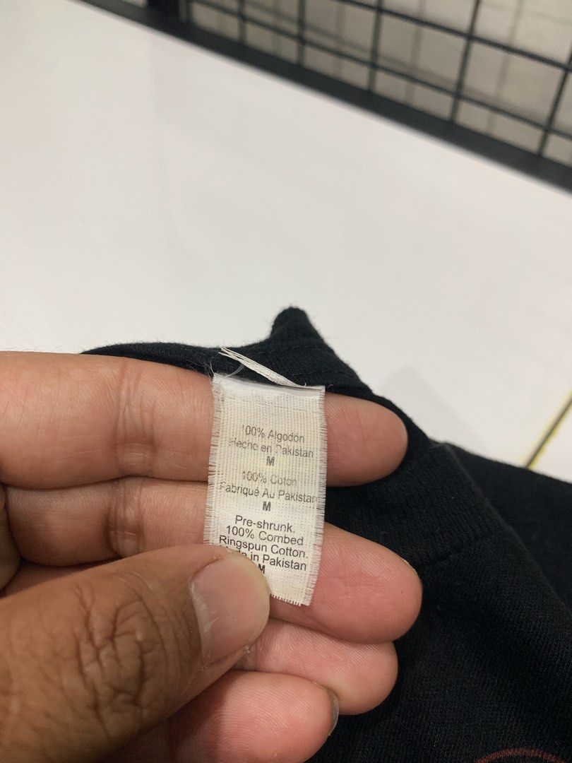 BREAKING BENJAMIN (Category: Tshirts & Polo Shirts) located in Sungai Petani. Submitted by apek_trouble_humble_bundle (Listing ID 1465709059, Image 3). Description: Pit 18 Lbh 26 100 Cotton 9/10 .