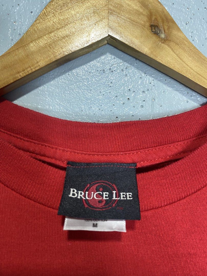 Bruce Lee Graphic T-Shirt Red Size M (Category: Tshirts & Polo Shirts ) located in Bacong. Submitted by crommermann (Listing ID 1465756576, Image 3). Description: Bruce Lee 🏷️ + 90 shipping fee -Dimes Width 21 Length 28 -Condition 9.5/10 -Color Rate 9.5/10 Excellent Condition Color may vary due to lightning Very Presentable when Worn Need Wash Pm/Dm Visayas Dumaguete loc J&T Courier Express 🚛🚛🚛 .