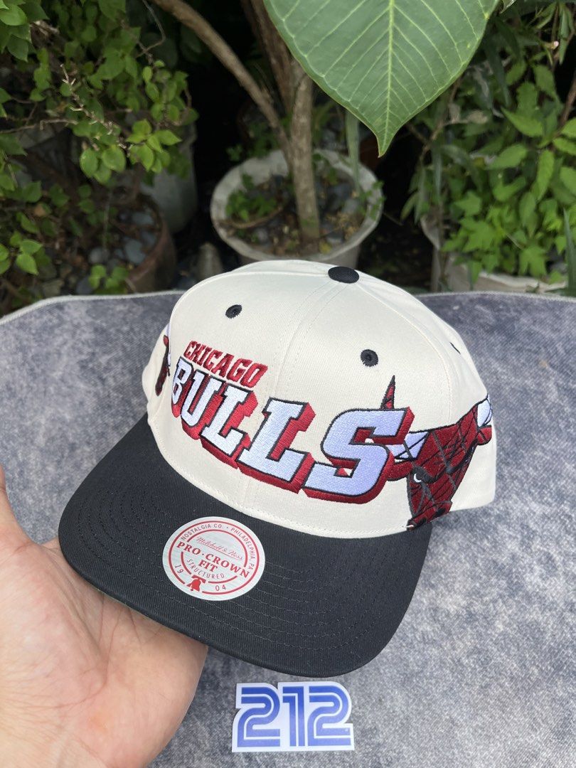 Bulls cap (Category: Activewear) located in Muntinlupa City. Submitted by mioky01 (Listing ID 1465635217, Image 3). Description: Brandnew Legit / original / authentic 💯👌 On hand / ready to ship ✈️ Money back guarantee if proven fake 🙌 Fb page : 212 Muntinlupa 📩🔑.
