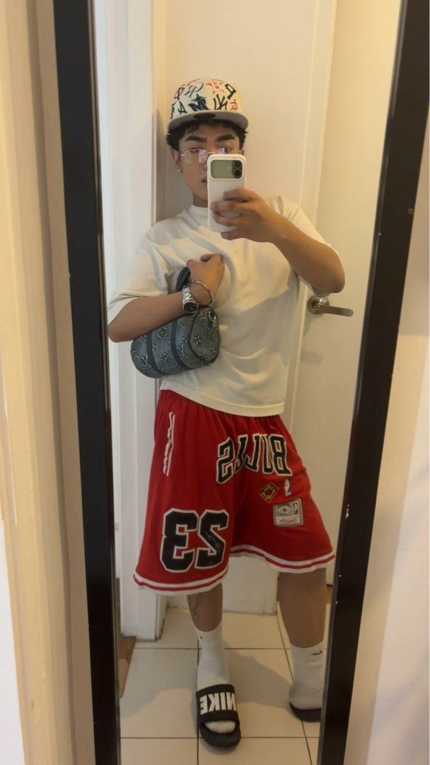bulls short (Category: Shorts) located in Manila. Submitted by itaintgavin (Listing ID 1465586101, Image 2). Description: -good condition .