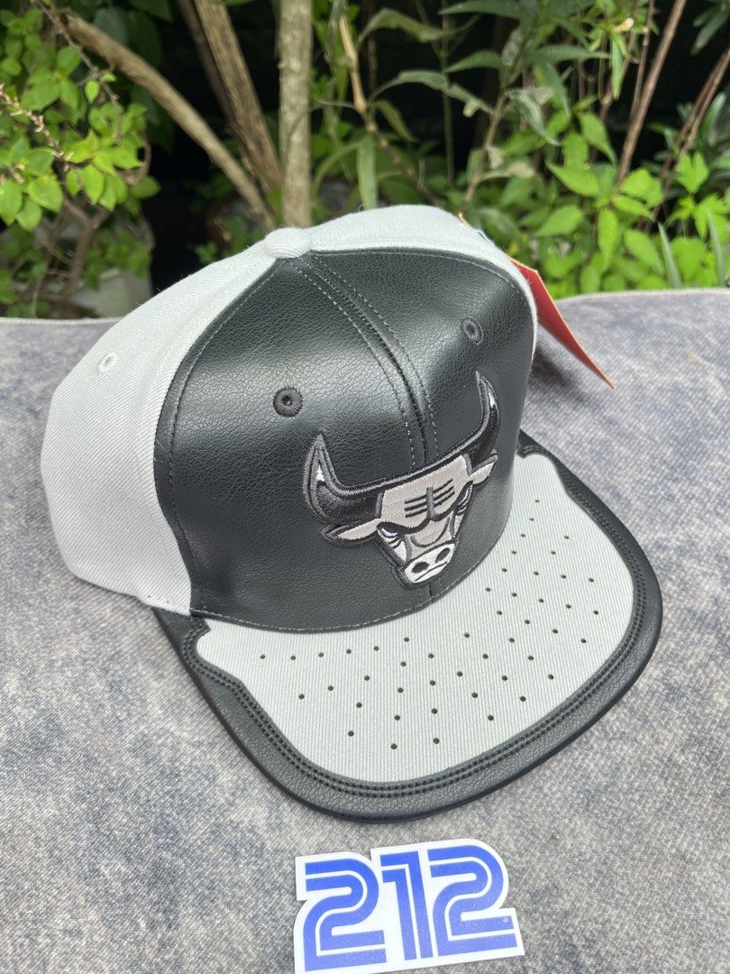 Bullss m&n (Category: Activewear) located in Muntinlupa City. Submitted by mioky01 (Listing ID 1465635494, Image 2). Description: Brandnew Legit / original / authentic 💯👌 On hand / ready to ship ✈️ Money back guarantee if proven fake 🙌 Fb page : 212 Muntinlupa 📩🔑.