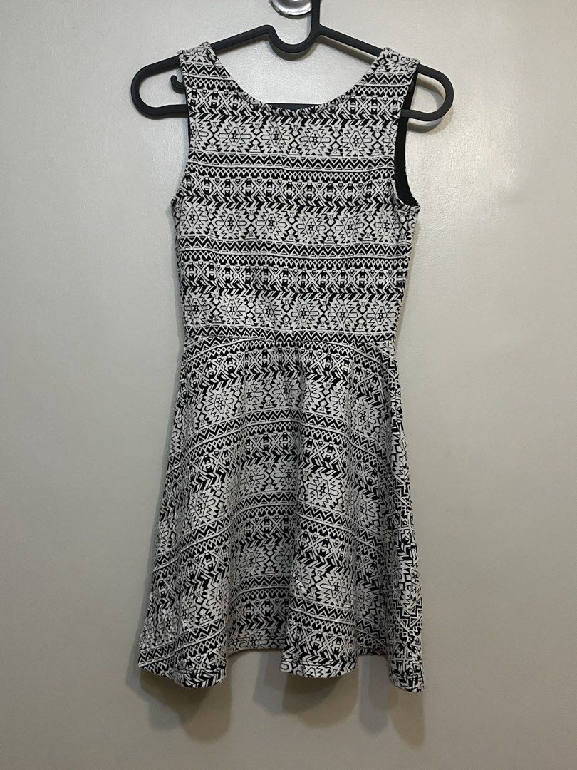 (BUNDLE) Dress (Category: Dresses) located in Quezon City. Submitted by declutteringbyjam (Listing ID 1465604268, Image 2). Description: - preloved -xs to small -bundle for 550 -250 each -additional for sf.
