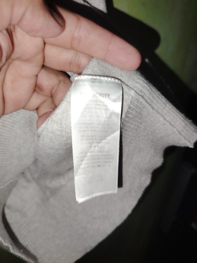BURBERRY (Category: Luxury Apparel) located in Pasig City. Submitted by michelle.asuki (Listing ID 1465638893, Image 3). Description: KNITTED BURBERRY MEDIUM WOMEN EXCELLENT 1500.
