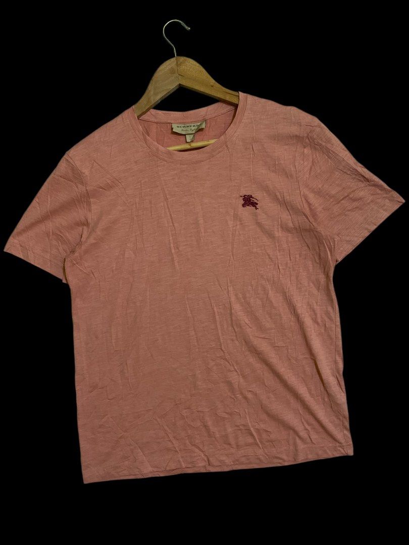 Burberry Minimalistic Logo (Category: Luxury Apparel) located in Dagupan City. Submitted by re.worth.dgpn.ph (Listing ID 1465680970, Image 1). Description: Burberry Tee Size small.