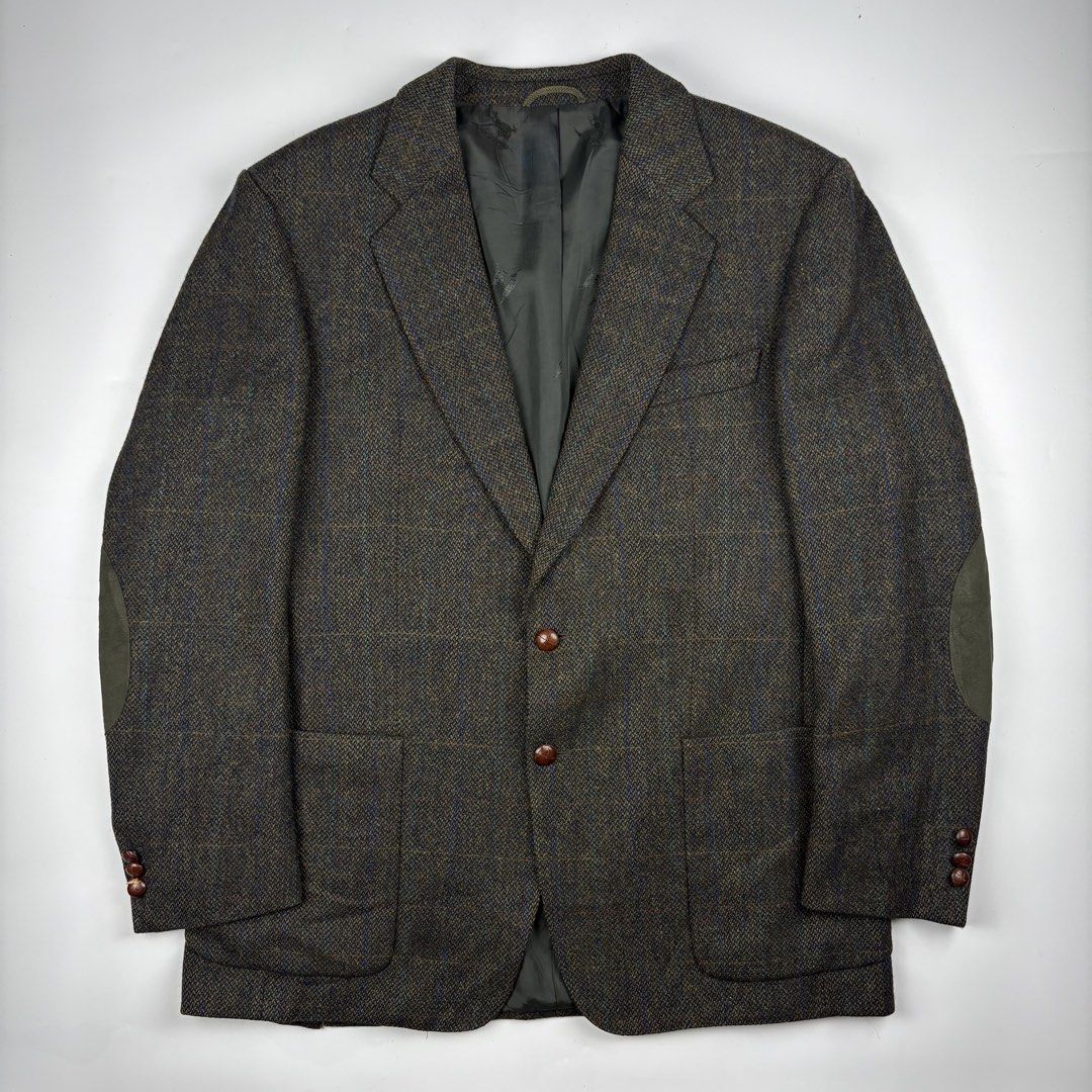 Burberry Prorsum - Wool Coat (Category: Luxury Apparel) located in Bacolod City. Submitted by cast.archives (Listing ID 1465694415, Image 1). Description: Burberry Prorsum - Wool Coat Size: Large Condition: Excellent Flaw: Sign of used.