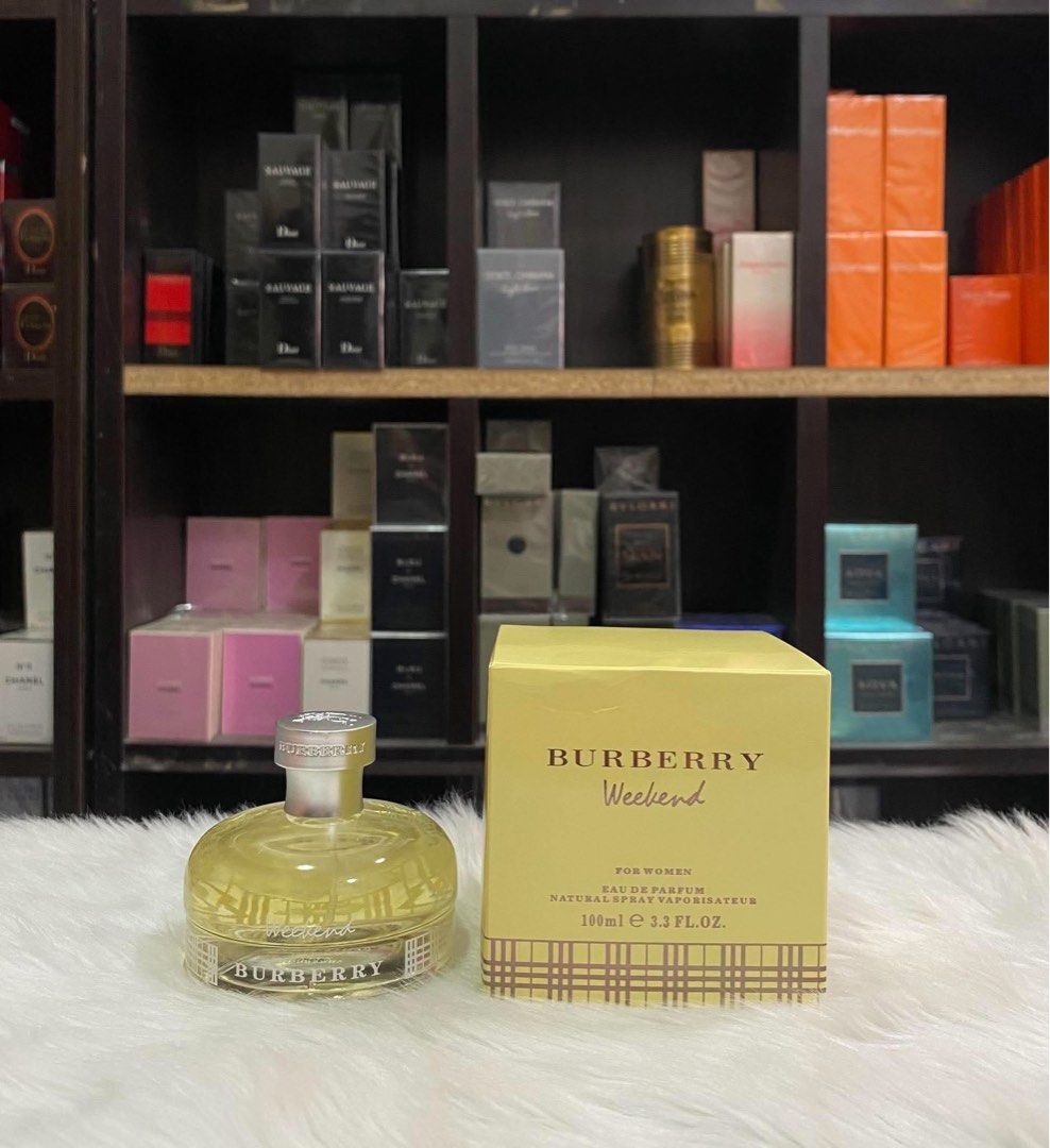 Burberry Touch For Women Eau De Parfum 100ml (Category: Fragrance & Deodorants) located in Taguig. Submitted by aizonlineshopph (Listing ID 1465634433, Image 3). Description: - Authentic Burberry Touch for Women - Eau de Parfum (EDP) concentration - Large 100ml bottle size (Full volume) - Includes original classic beige plaid box - Natural spray vaporisateur design - Clear glass bottle with elegant dark cap.