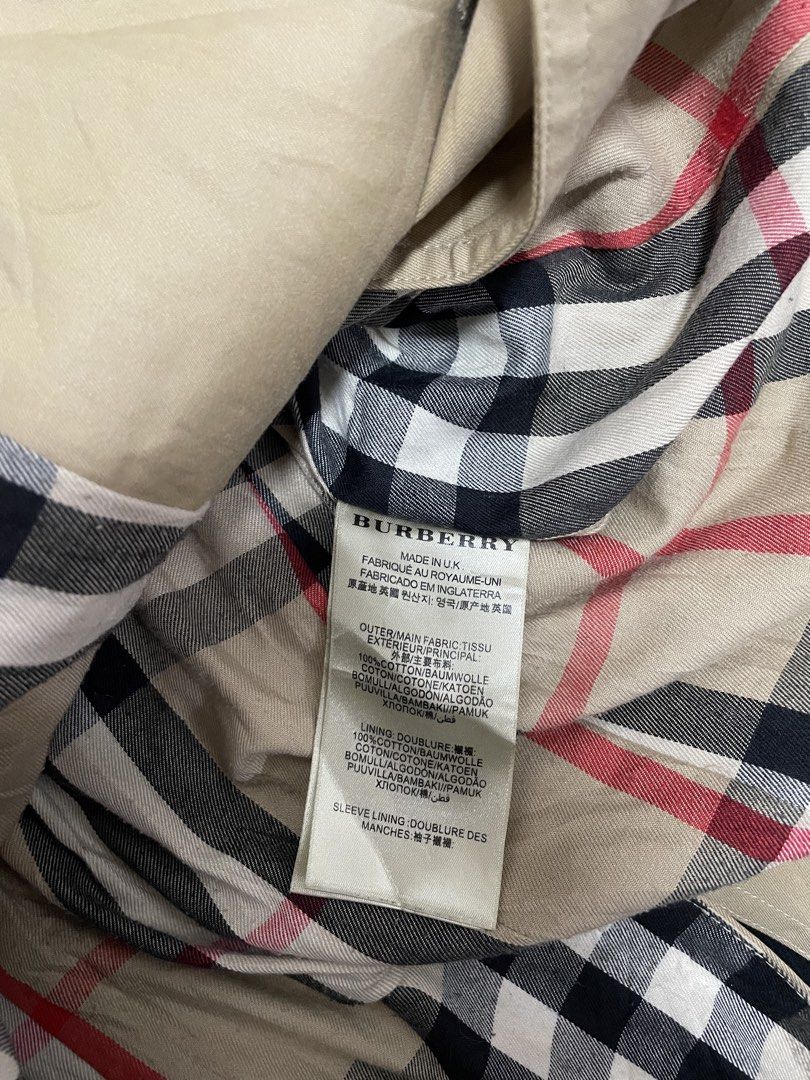 BURBERRY TRENCH COAT (Category: Coats, Jackets and Outerwear) located in Muntinlupa City. Submitted by clarencemirones (Listing ID 1465682041, Image 3). Description: BURBERRY TRENCH COAT 17” chest 29” Length 23” sleeves UK6 | US4 | IT38 dm me!.