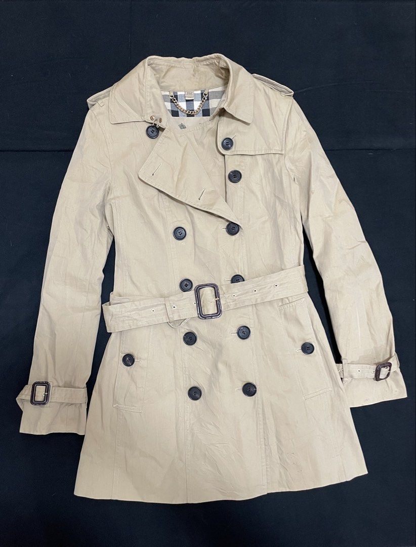 BURBERRY TRENCH COAT (Category: Coats, Jackets and Outerwear) located in Muntinlupa City. Submitted by clarencemirones (Listing ID 1465682041, Image 1). Description: BURBERRY TRENCH COAT 17” chest 29” Length 23” sleeves UK6 | US4 | IT38 dm me!.