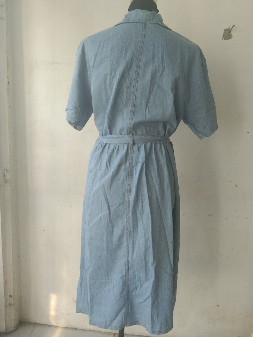 Button down denim dress (Category: Dresses) located in San Fernando. Submitted by kitkat.astina (Listing ID 1465643891, Image 3). Description: tape measurement front: shoulder: 17 inches bust: 19 inches waist: 18 inches length: 40 inches light denim large to xl frame not used.