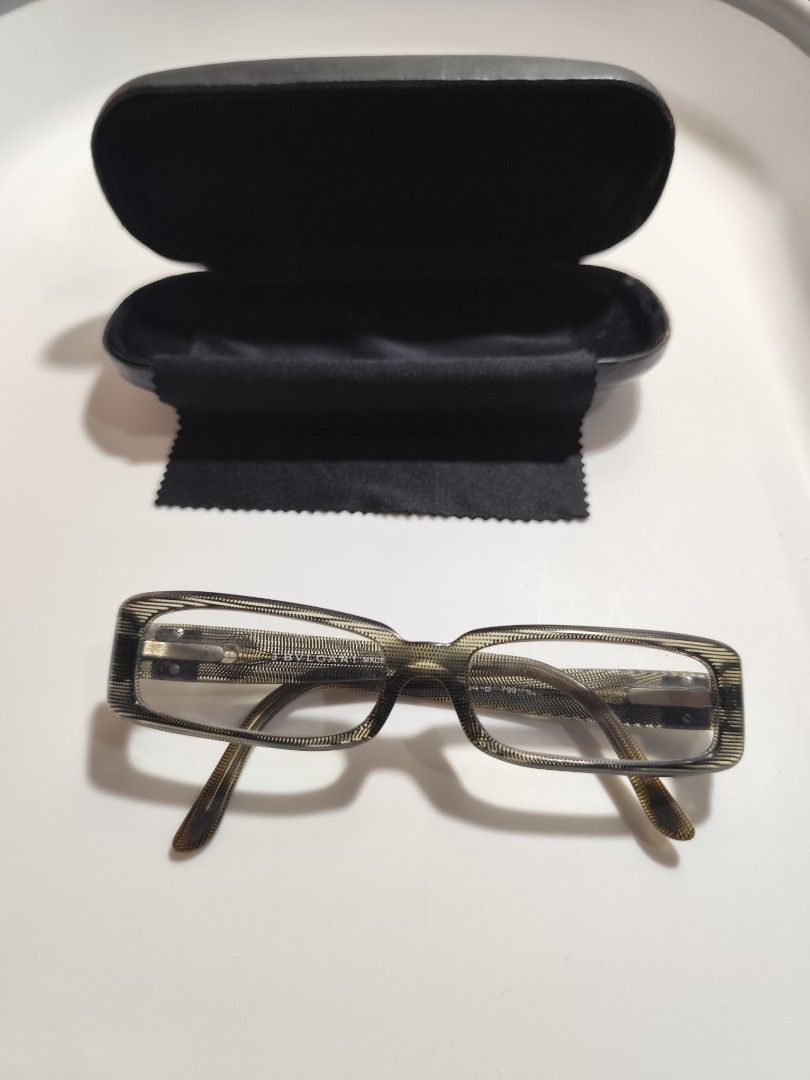 Bvlgari Frame (Category: Sunglasses & Eyewear) located in Cebu City. Submitted by icoolectnsellect (Listing ID 1465725633, Image 1). Description: Issue:Minor Scratches Dirt and RX lens some missing stone. Bought at Garage Sale. Authenticity not Guaranteed, di ko alam if legit or Fake. Buy @ your own Risk. All EyeGlasses or Sun Glasses ay may Grado or Prescription Glasses. Please be careful para di masira mata nyo, you can change the lens and fram