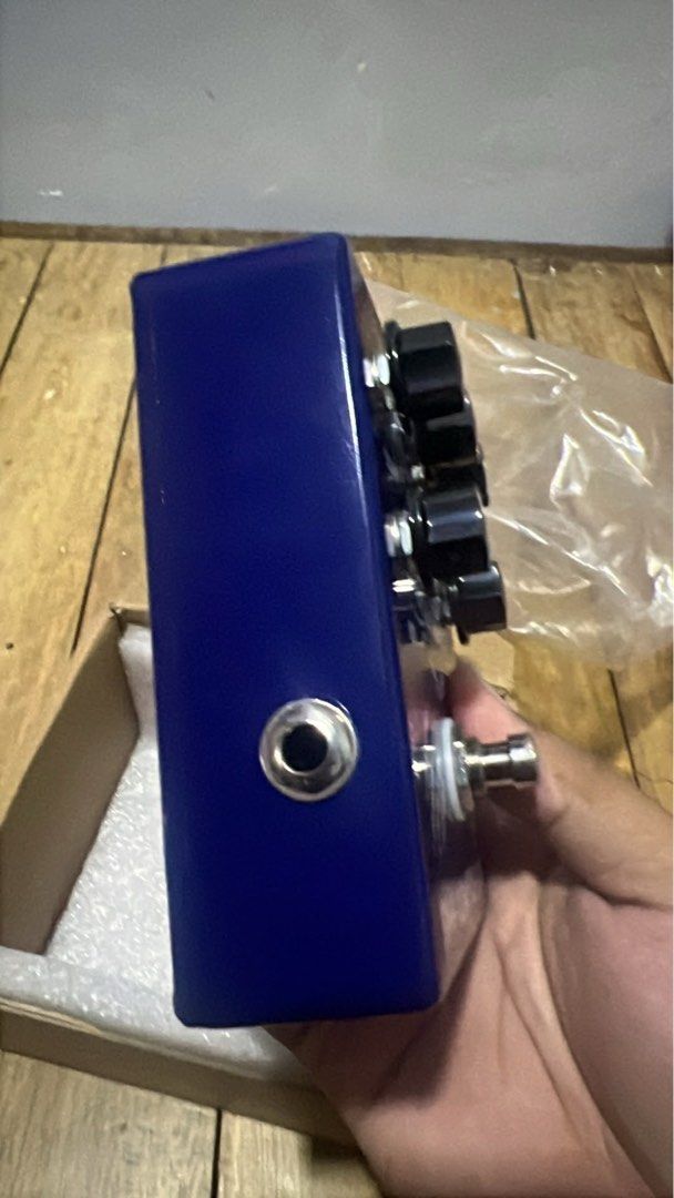 Caline CP-45 Pressure Point Bass Compressor (Category: Musical Instruments) located in Manila. Submitted by aedkid (Listing ID 1465705185, Image 1). Description: FS RUSH Used Once RFS: TANK B - Brand: Caline - Model: Pressure Point Bass Compressor - Design: Eye-catching blue enclosure with unique crab graphics - Controls: 5 knobs for comp, attack, sense, volume, and gain - Power: Runs on standard 9V DC power - Condition: Comes with original box.