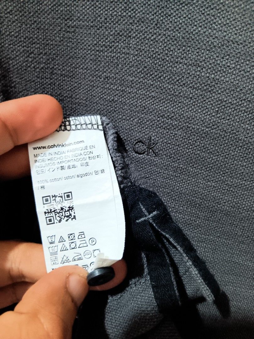 CALVIN KLEIN (Category: Tshirts & Polo Shirts ) located in Dauis. Submitted by udenglegaspi (Listing ID 1465680086, Image 3). Description: .