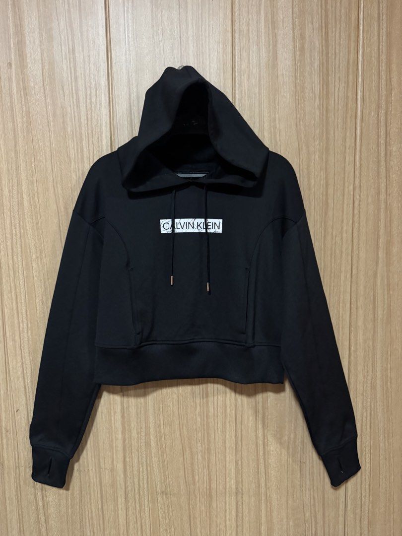 CALVIN KLEIN (Category: Activewear) located in Cavite. Submitted by jabowakeeezzzz (Listing ID 1465673642, Image 2). Description: For sale CALVIN KLEIN (CK) Hoodie Size MEDIUM DIMENSION 20x19.