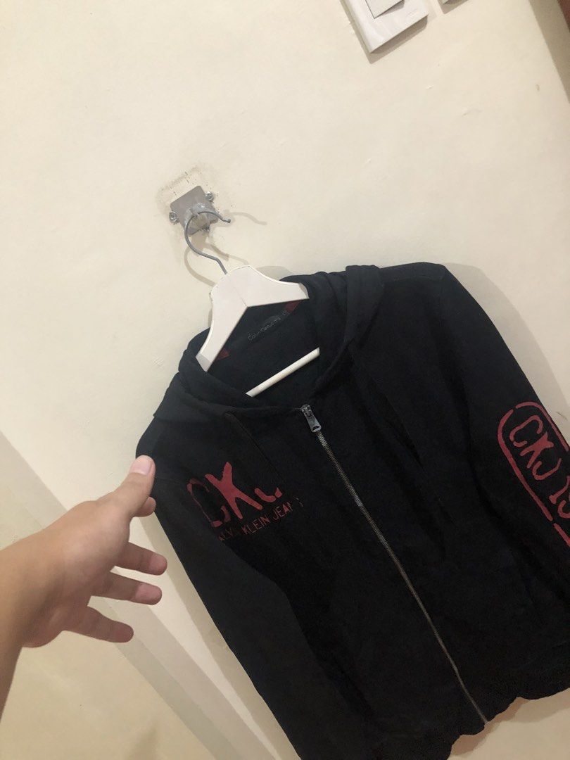 Calvin Klein Jacket (Category: Coats, Jackets and Outerwear) located in Oas. Submitted by alithrifthunter (Listing ID 1465665055, Image 3). Description: .