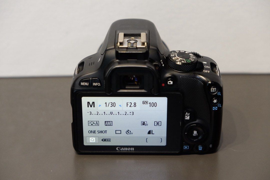 Canon 100D with 50mm lens 1.8 (Category: Cameras) located in Manila. Submitted by gadgetcentral (Listing ID 1465759074, Image 3). Description: For sale‼️ Canon 100D with 50mm 1.8lens / 24.1MP 📸 Touch screen LCD Php14,000 💸 Perfect for📸 ➡️Photobooth ➡️Photojournalism Students ➡️Beginners ➡️School Photography ➡️Events & Documentation Condition:🔥 ✅keypad working ✅Autofocus working ✅flash working ✅Quality shots ✅No fungus ✅No vignette ✅💯% Good c