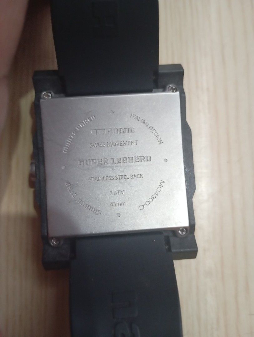 Carbon big size (Category: Men's Watches) located in Las Pinas. Submitted by quick_deals_great_finds2 (Listing ID 1465654217, Image 3). Description: Original good working condition Big size.