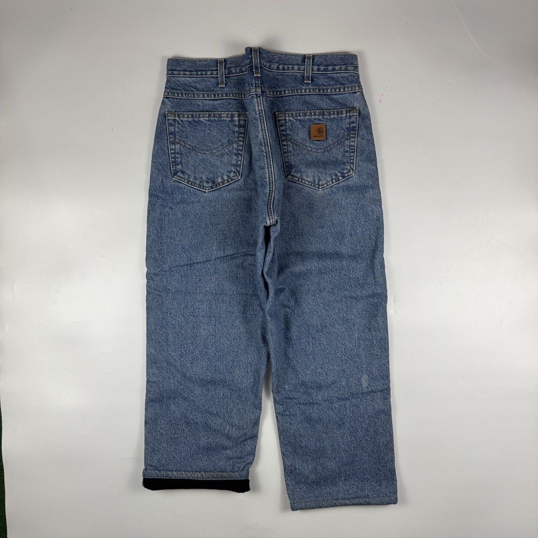 Carhartt B155 DST (Category: Activewear) located in Bulacan. Submitted by b4mzz (Listing ID 1465734986, Image 1). Description: B155 DST CARHATTT PANTs Waist: 36 Length: 38 Color rate: 10/10 Issue: altered.